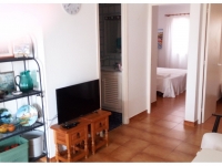 Wohnzimmer mit Türen-H